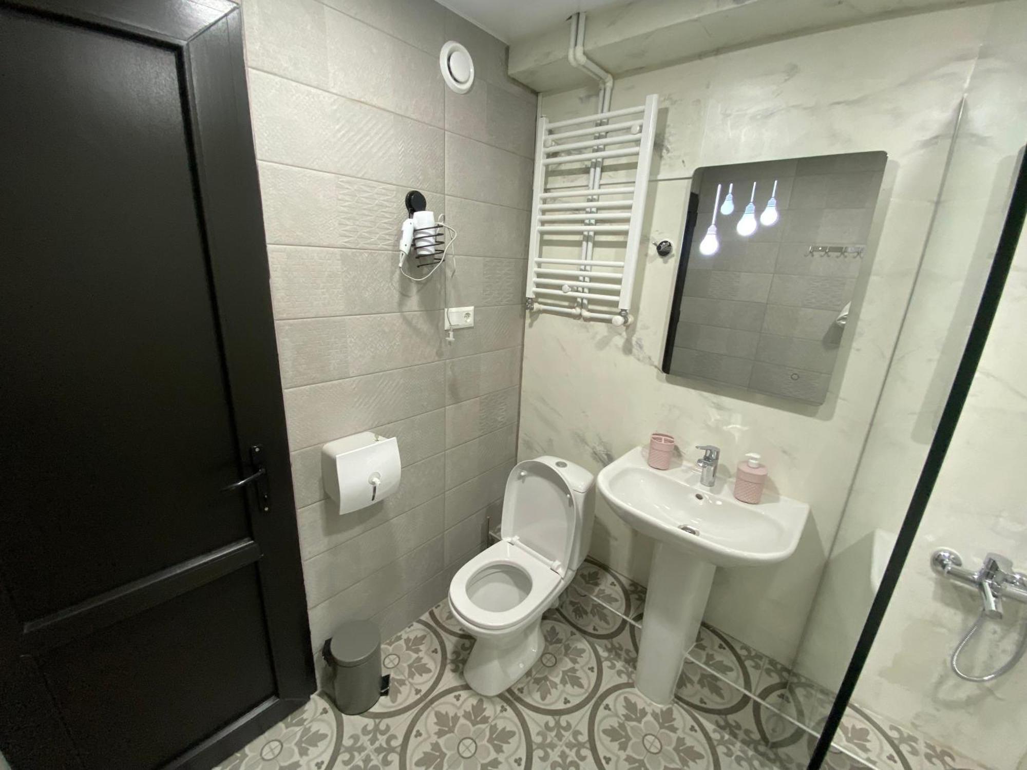 Dorm Kutaisi Hostel Eksteriør bilde